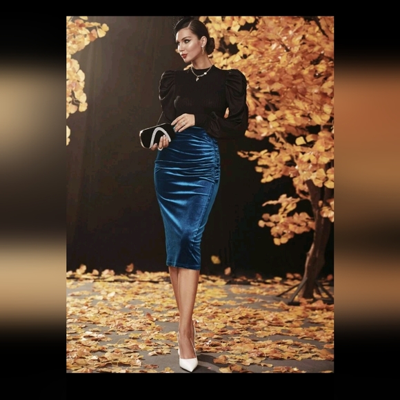 SHEIN Dresses & Skirts - NEW Velvet Stretchy Ruched Pencil Skirt